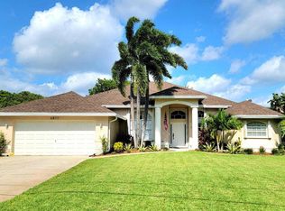 6811 Bayshore Dr, Lake Worth, FL 33462