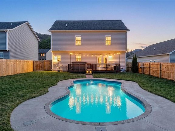 2nd image of 2064 Lawson Ln