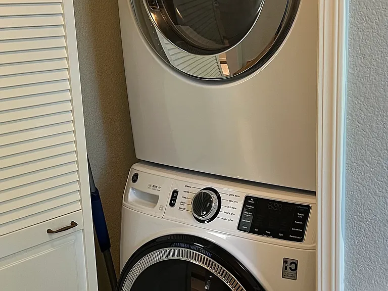 Washer and dryer shared between 2 tenants and owner. A maximum of 2 loads per tenant per week.
