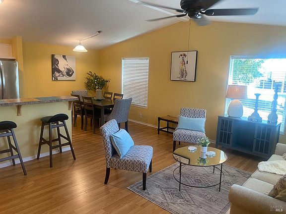 3rd image of 81 Candlewood Drive