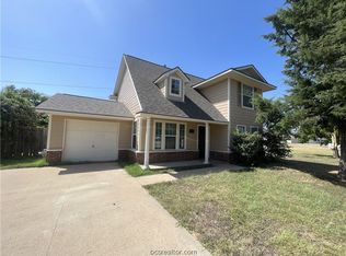 1000 Cottage Grove Cir, Bryan, TX 77801