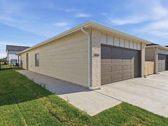 3rd image of 3625 & 3627 W Longleaf St