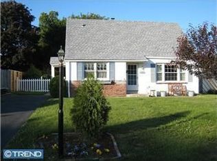 715 Dunmore Rd, Philadelphia, PA 19115