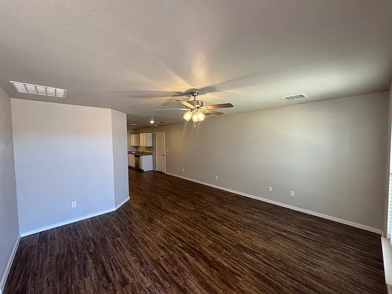 3411 Tiffin Ave — Photo 3