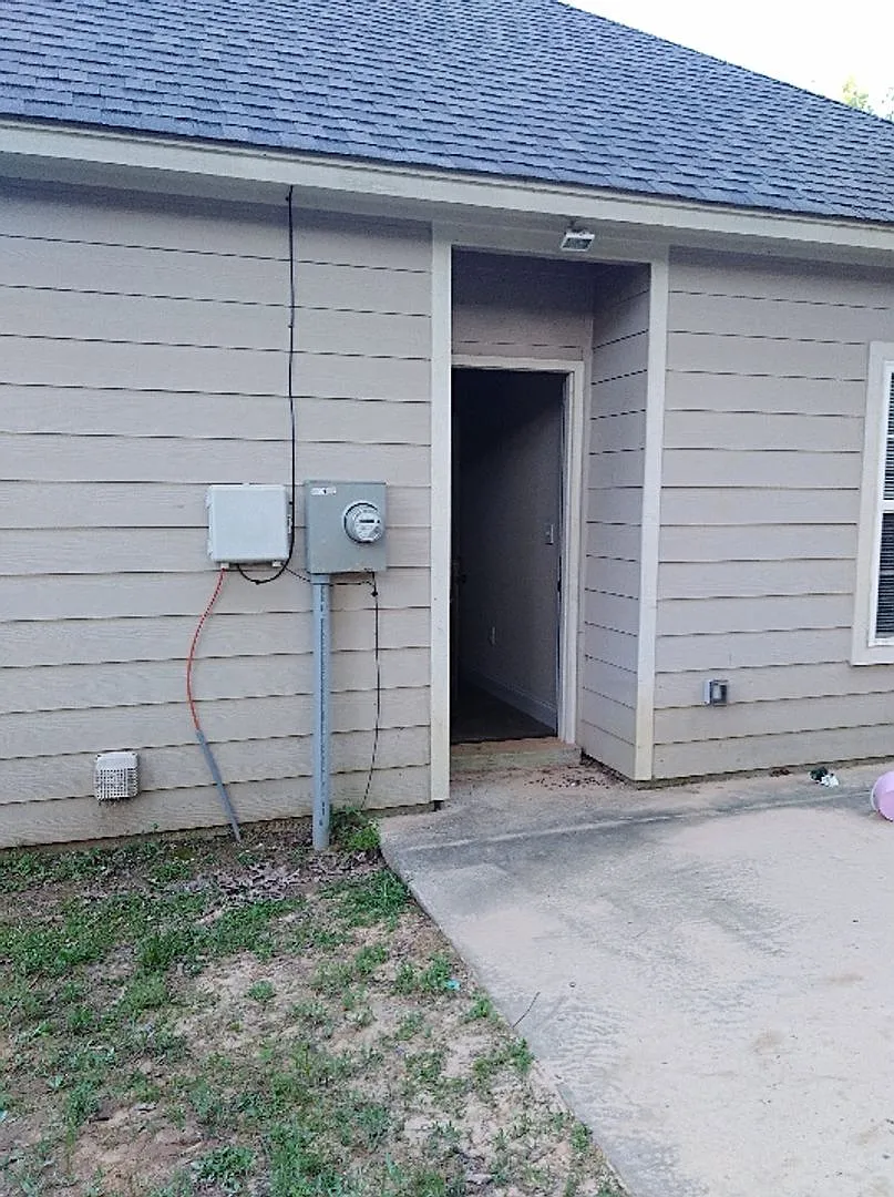 4 bedroom/4 bath — Photo 2