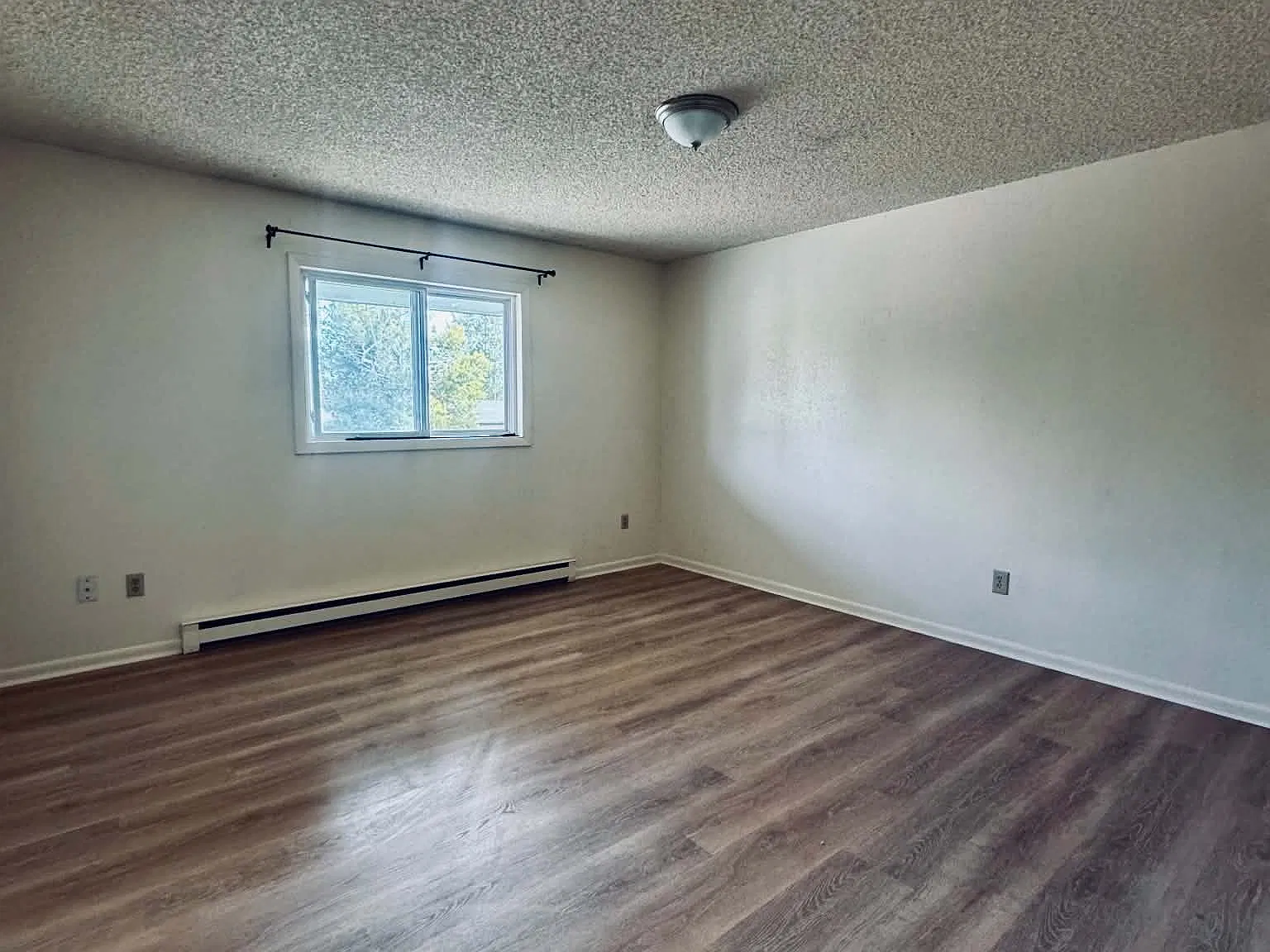 2 bed, 900 sqft, $1,100 — Photo 2