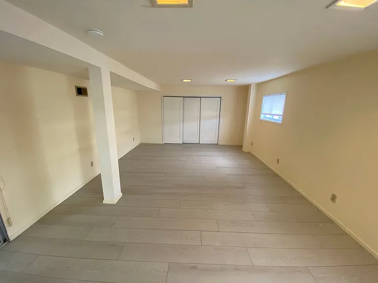 42 Castle Manor Ave — Photo 35