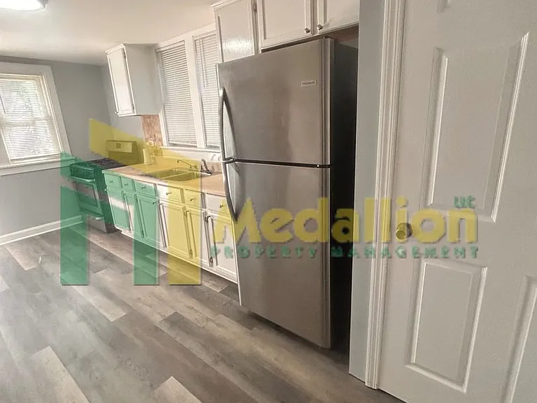 9116 S Greenwood Ave — Photo 6
