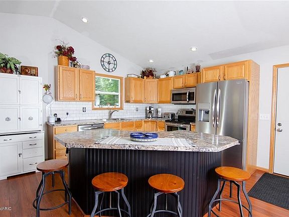 3rd image of 4368 Nicolelynn Dr