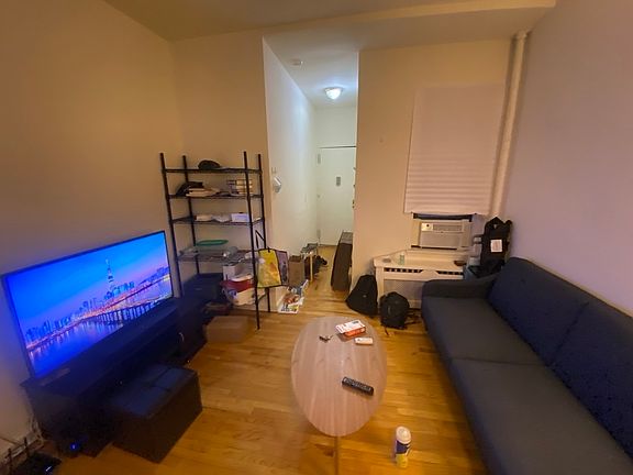 3rd image of 118 W 83rd St #C3