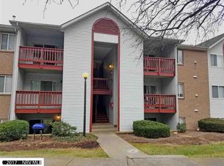 402 Berryfield Ln APT B, Blacksburg, VA 24060