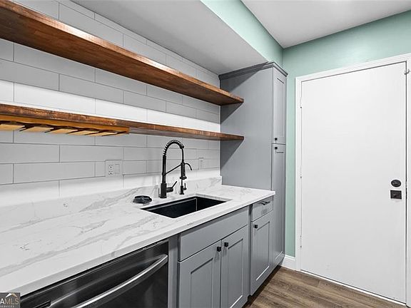 2nd image of 6851 Roswell Rd APT N10