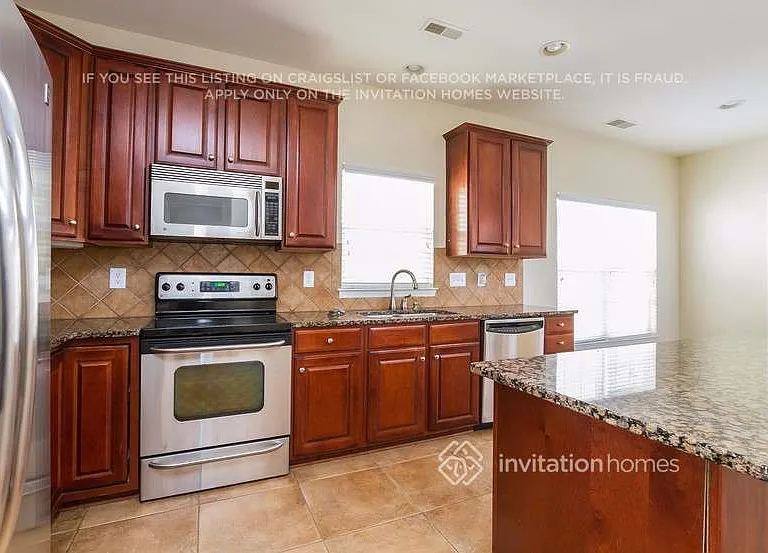 9834 Edinburgh Ln — Photo 6