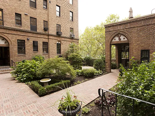 Sold by Sotheby's International Realty | media 21