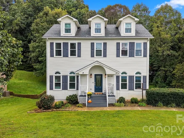 6057 Gold Creek Estate Dr, Hickory, NC 28601