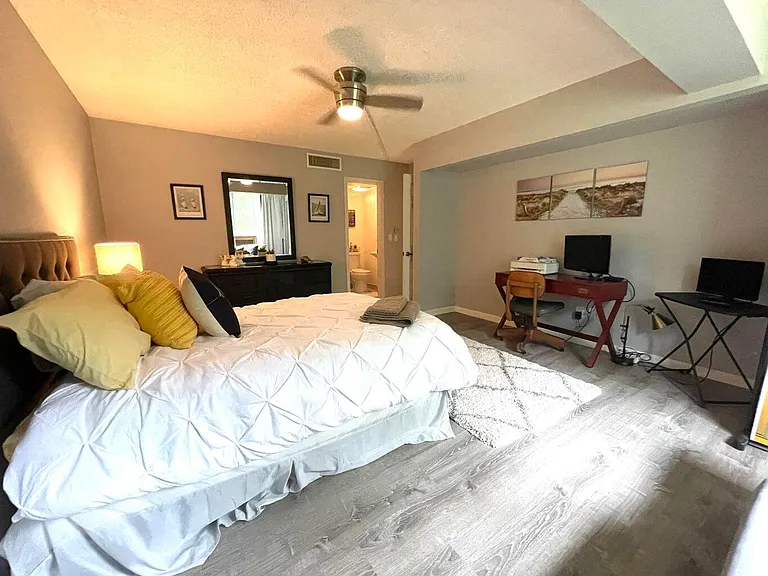 1714 Consulate Pl #101 — Photo 20