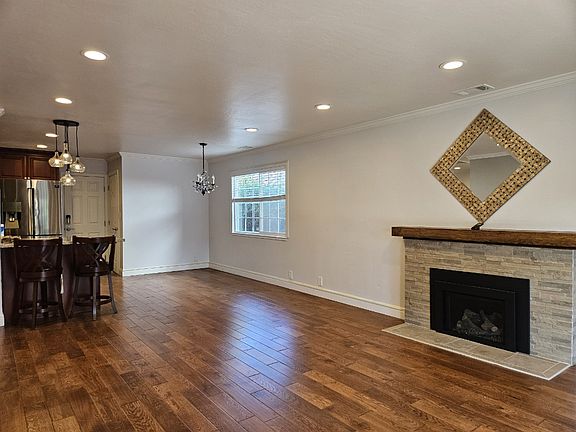 3rd image of 1018 Del Cambre Dr
