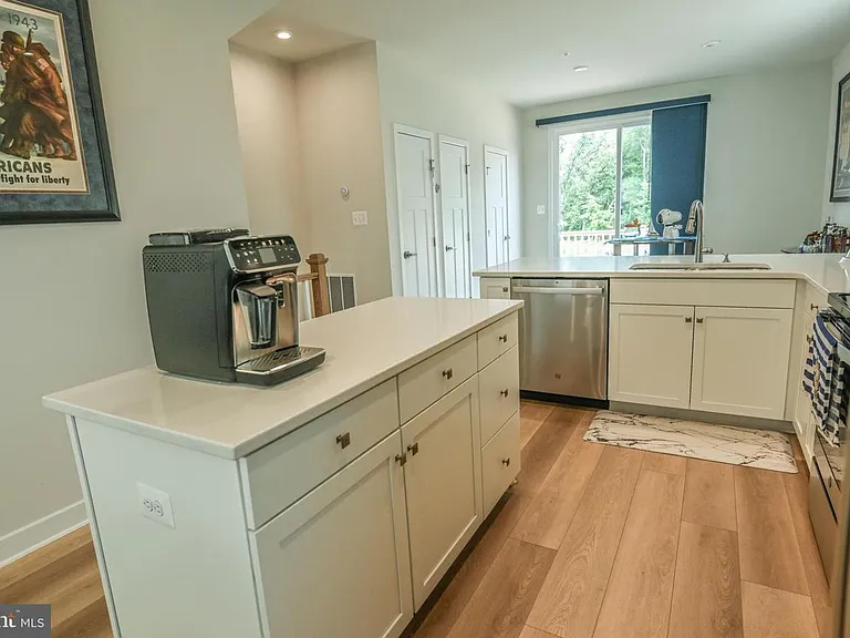 7221 Sprouse Ct — Photo 7