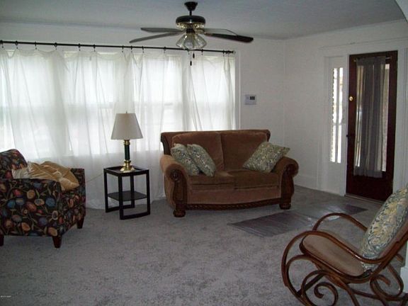 3rd image of 512 S Porter Ave