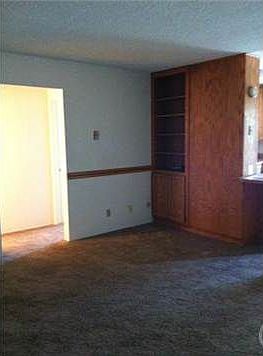 2nd image of 7835 Cowles Mountain Ct Unit B5