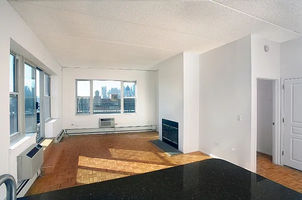 Rented by Soho Court | media 3