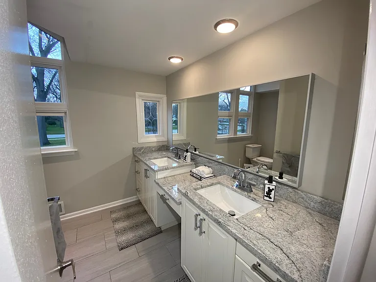 4077 Lincoln Dr — Photo 27