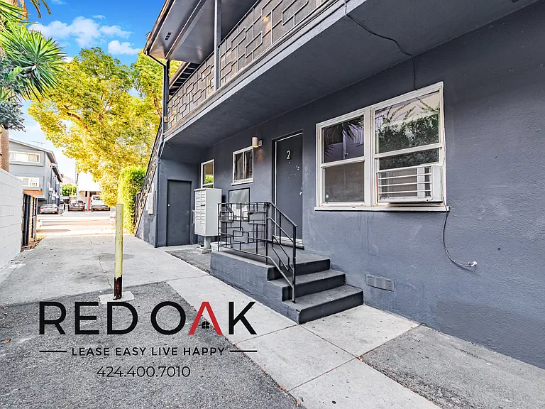 5832 Carlton Way #2 — Photo 7