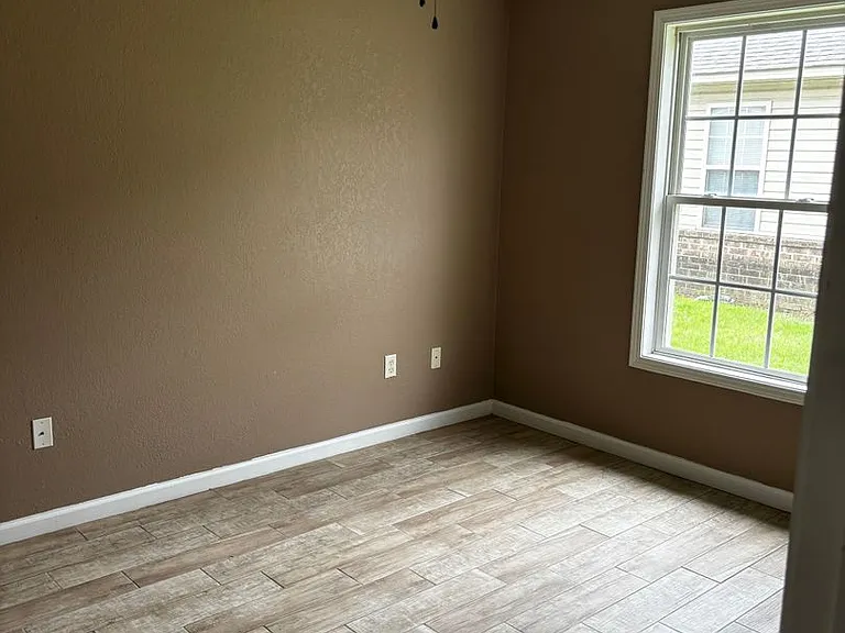 1603 Latourette Ln — Photo 6