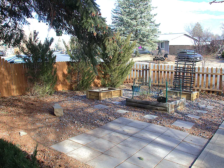 6025 Venus Ave — Photo 56