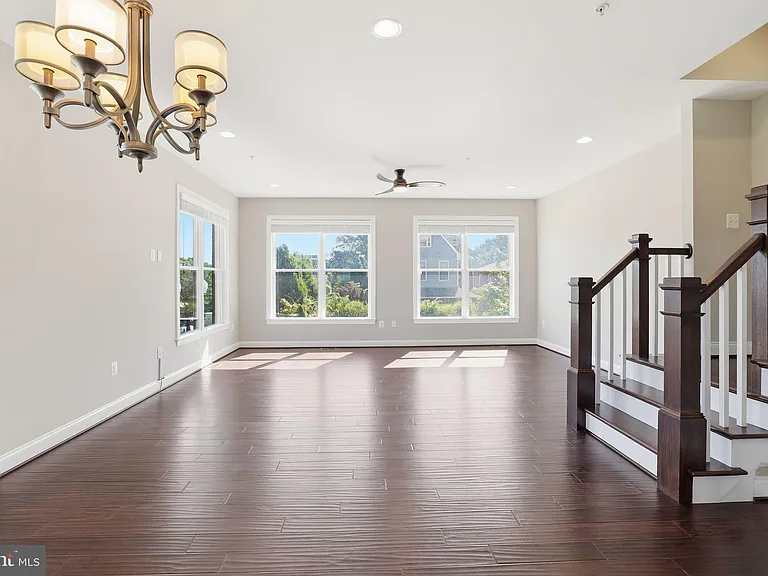 1100 S Edgewood St — Photo 26