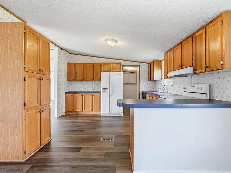 1385 Live Oak Rd — Photo 16