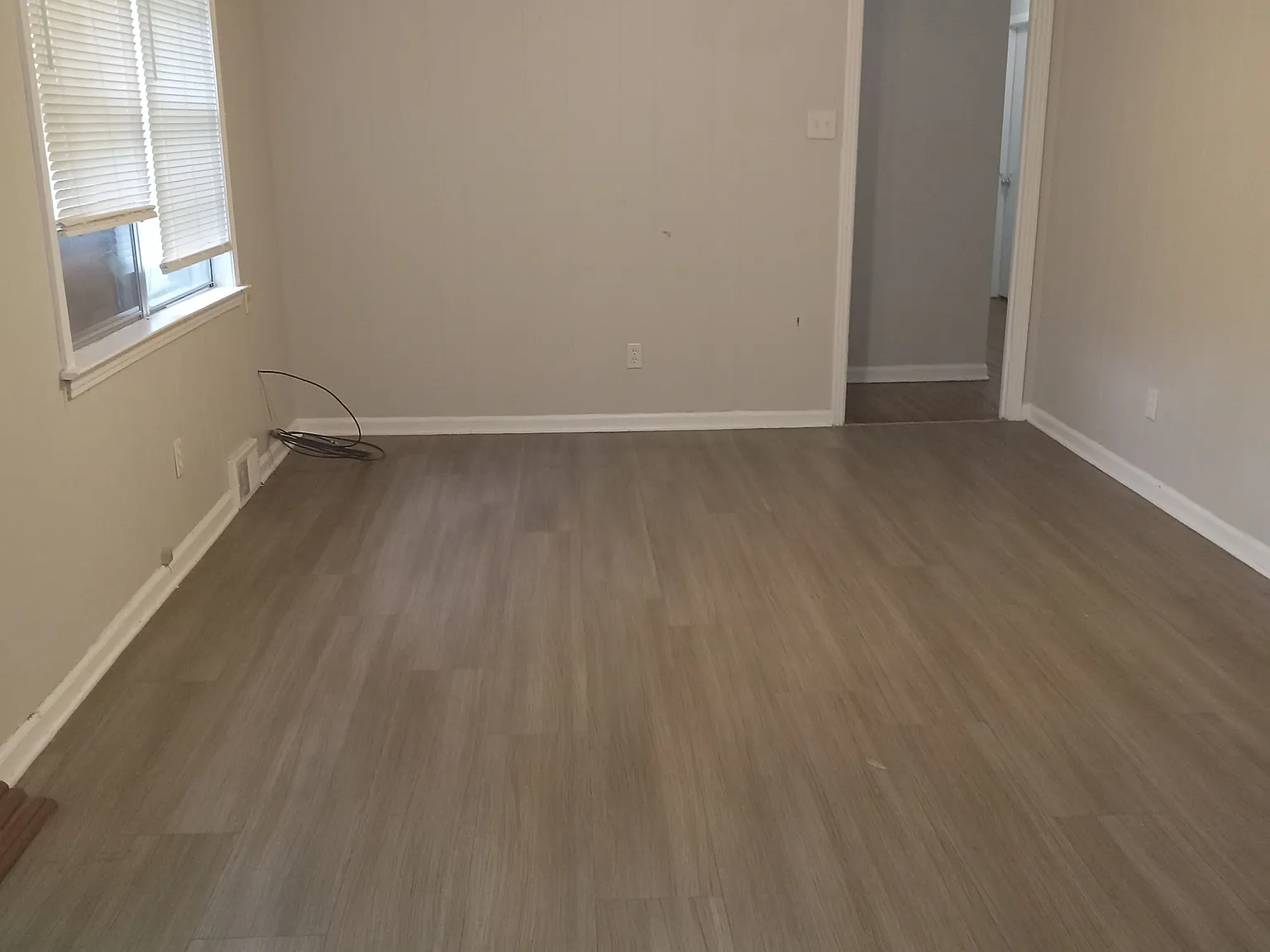 3 bed, 1.5 bath, 1348 sqft, $1,450 — Photo 2
