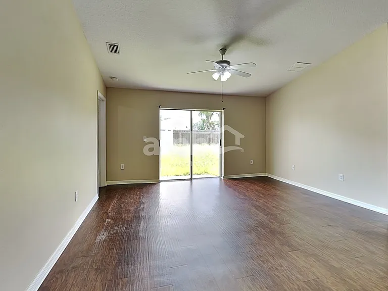 30846 Midtown Ct — Photo 5