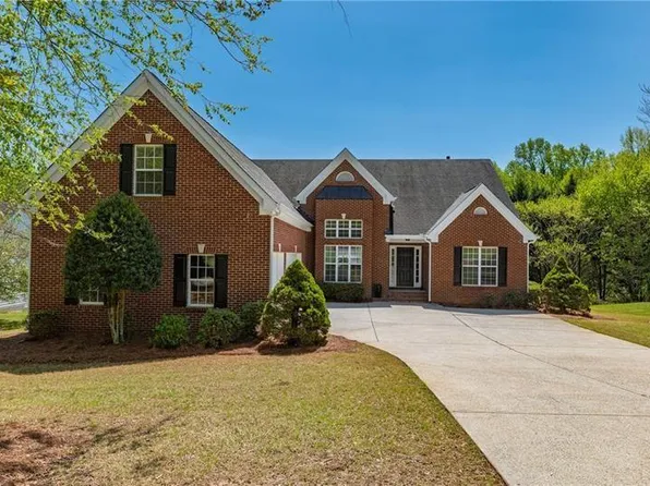 8760 Amberfield Dr, Gainesville, GA 30506