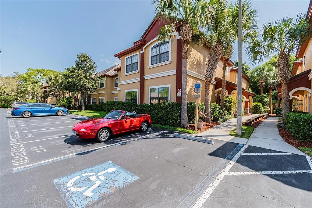 3 bed, 2.0 bath, 1510 sqft, $2,399 — Photo 4