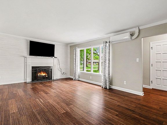 3rd image of 756 N Kalamazoo Ave