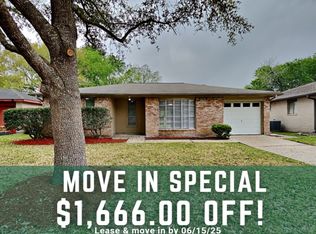 16722 Forest Bend Ave, Friendswood, TX 77546