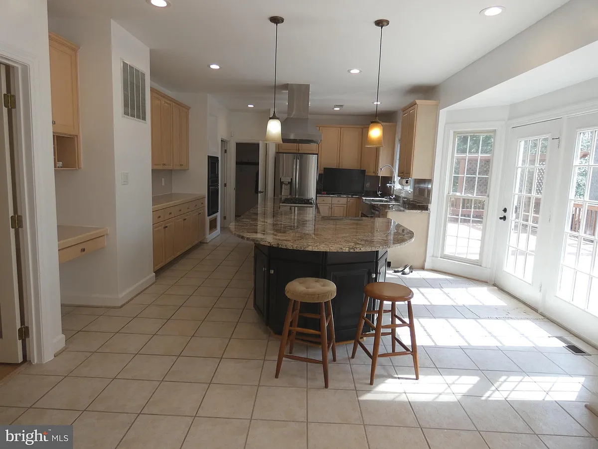 Building Photo - 6422 Lake Meadow Dr