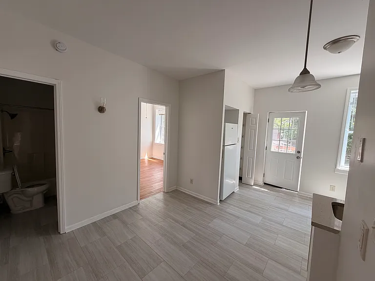 3850-3852 De Tonty St #3852A — Photo 6