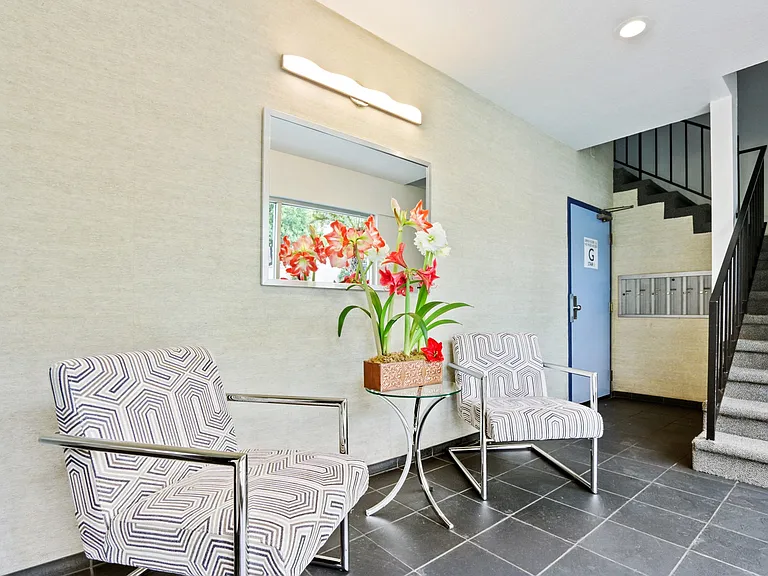 10306 Keswick Ave — Photo 12