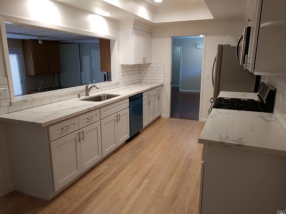 4th image of 217 White Oak Drive