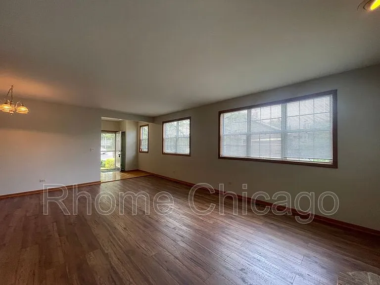 519 W Parkside Dr — Photo 11