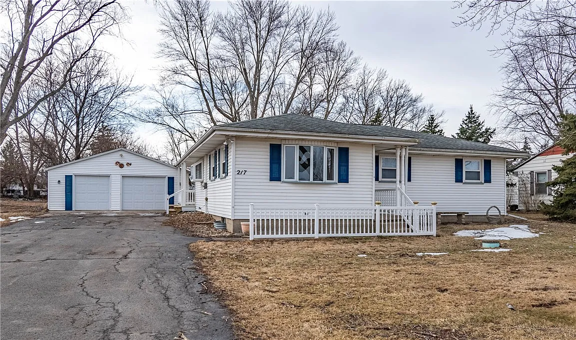 217 E Elwin Rd photo 1