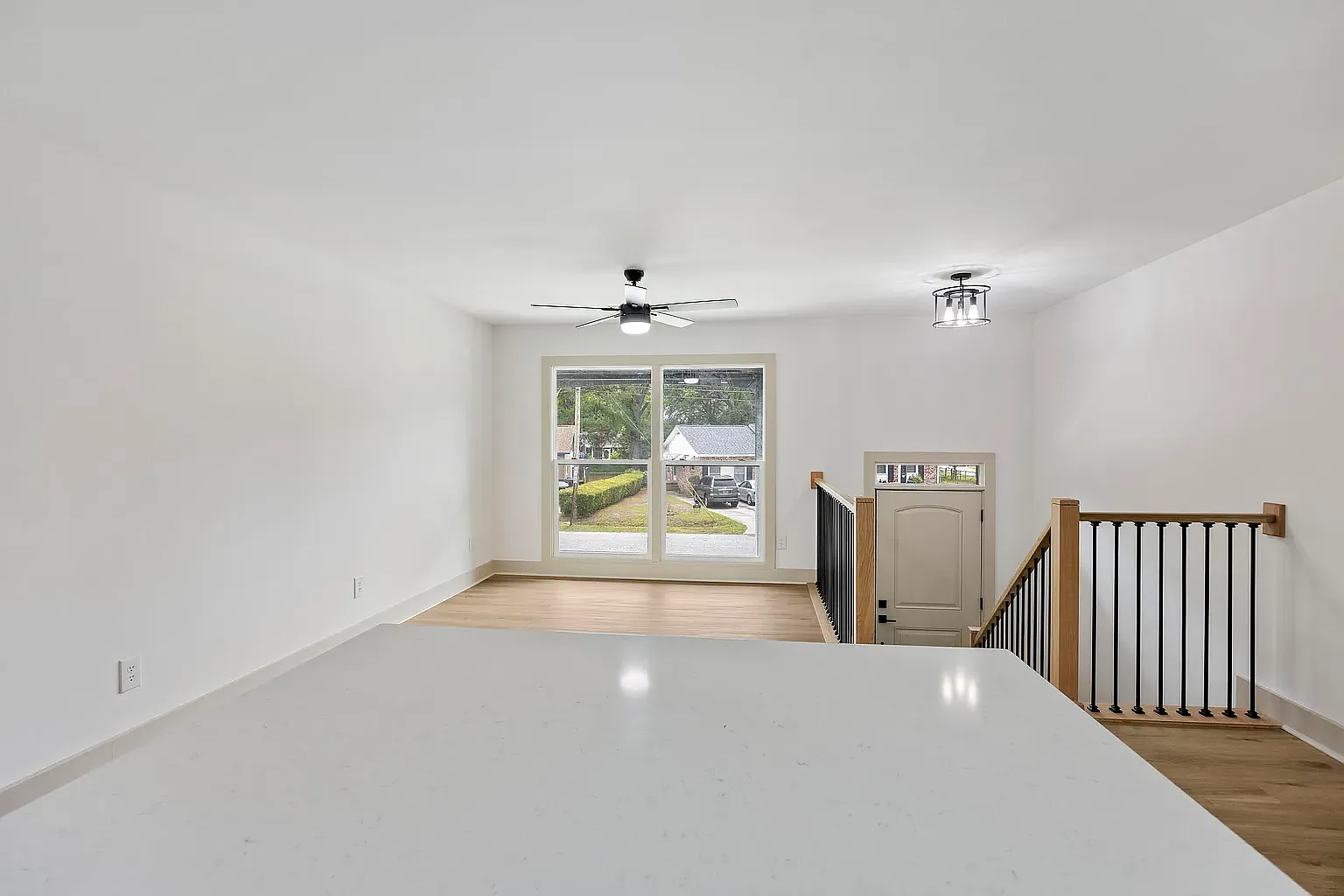 5 bed, 1900 sqft, $4,000 — Photo 3