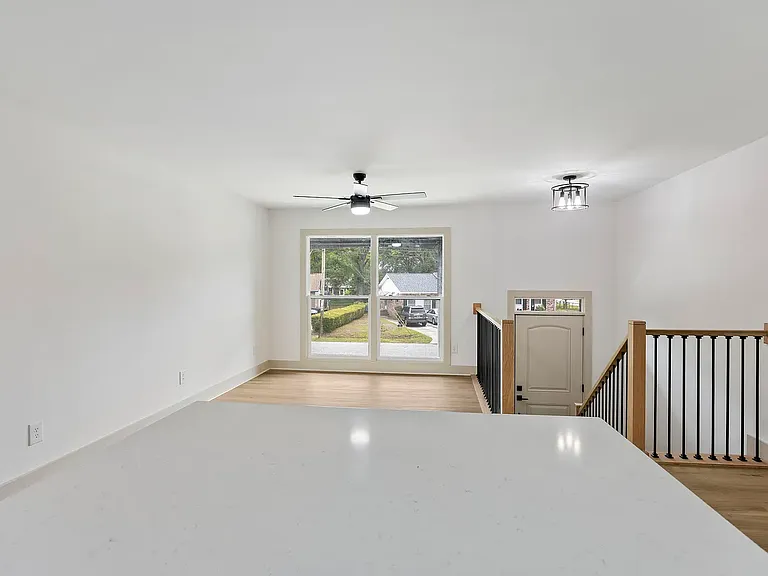 1411 Westway Dr — Photo 3