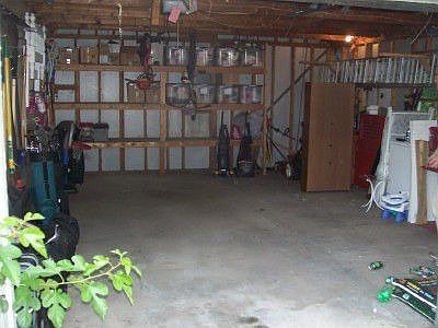 1 1/2 car garage