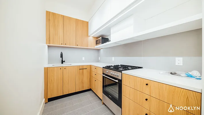 Rented by Nooklyn NYC LLC | media 25