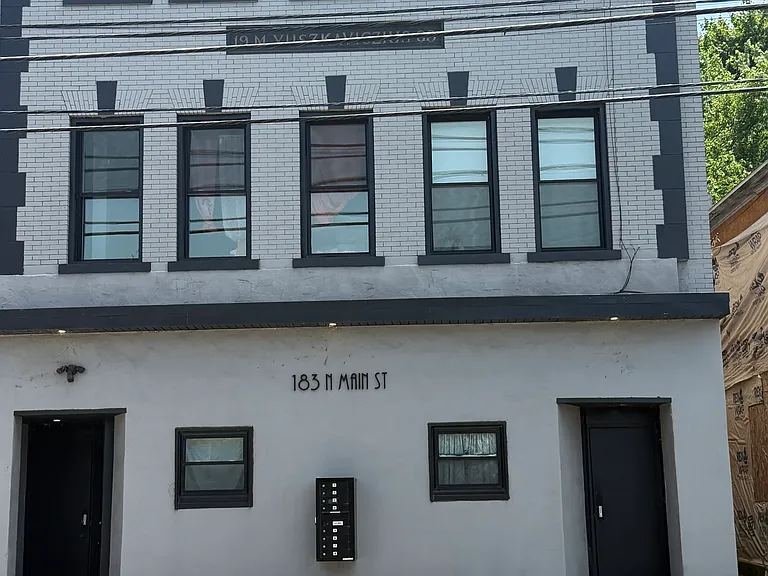 183 N Main St #6 — Photo 7
