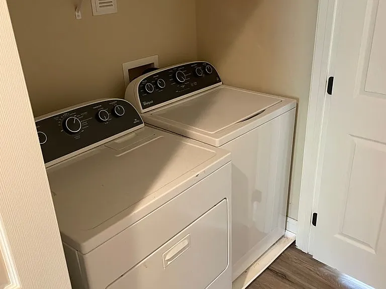 371 Beacon St NW — Photo 8