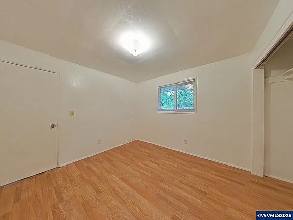 5th image of 1120 SW 35th St